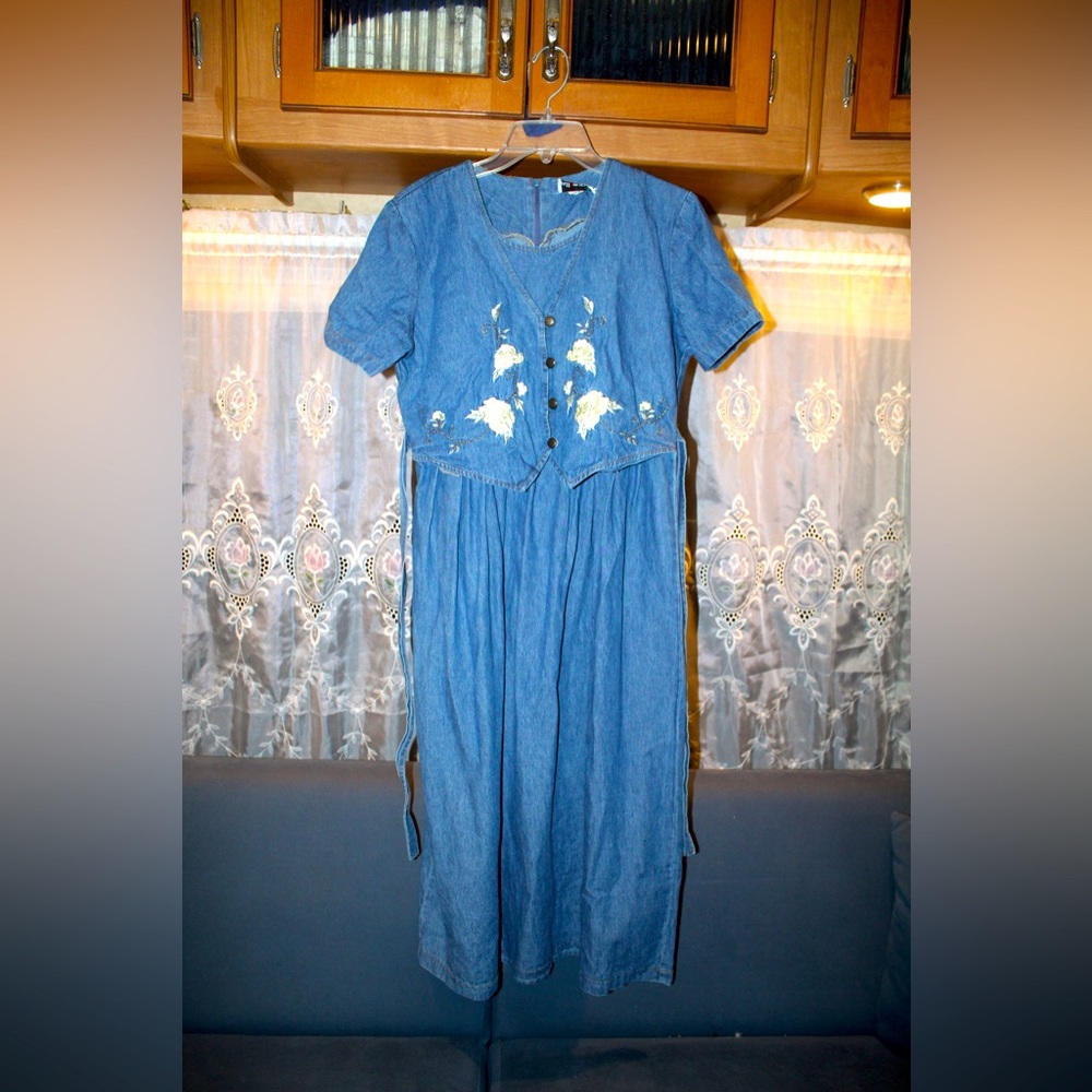 Allison Che vintage denim dress. Size 6.
